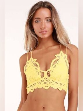 Free People Lace Bralette – Banana Cream – Size Small – NWT